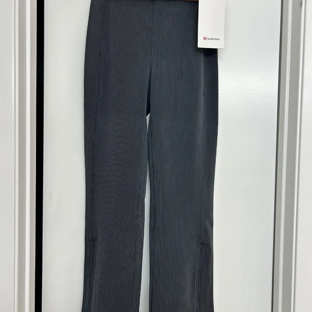 Lululemon Ribbed Softsteme Pant 25” - Picture 2 of 3